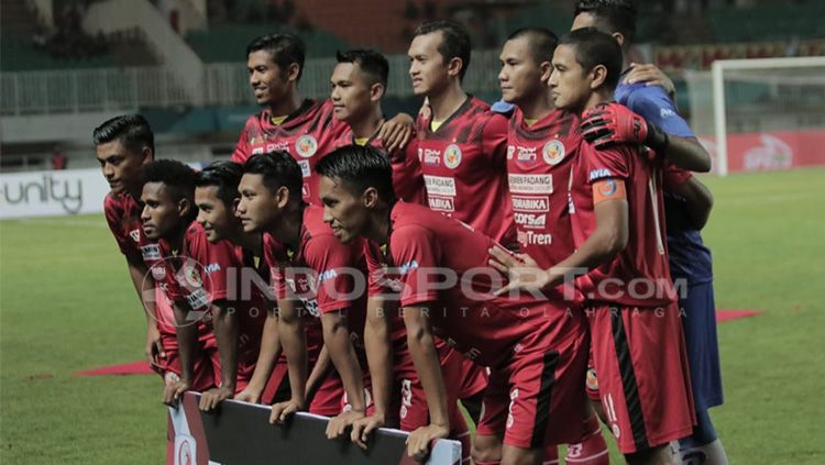 Skuat Semen Padang di final Liga 2 2018. Copyright: © Abdul Aziz/INDOSPORT
