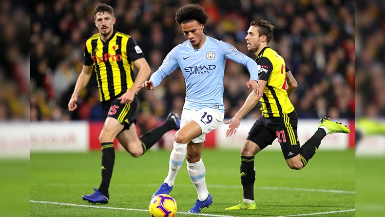 Leroy Sane dikawal ketat lawan. Copyright: © Getty Images