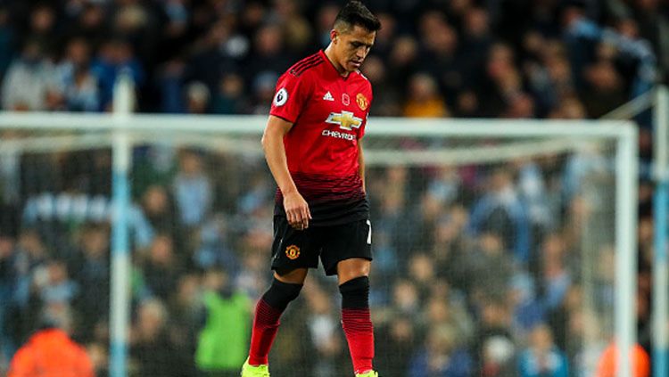 Alexis Sanchez membeberkan alasan dirinya gagal bersinar bersama Manchester United. Copyright: © Getty Images