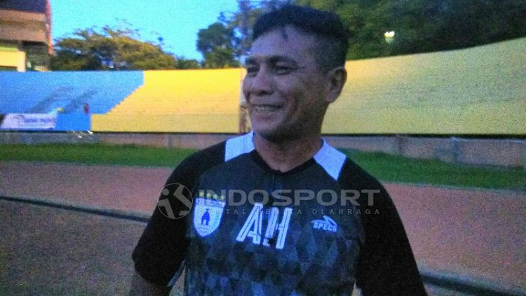 Pelatih Kiper Persipura Jayapura, Alan Haviludin. Copyright: © Sudjarwo/INDOSPORT