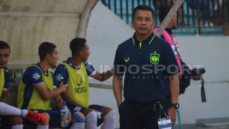 Jafri Sastra menjadi salah satu pelatih di Shopee Liga 1 2019 yang diputus kontraknya setelah timnya kalah tiga kali beruntun. Copyright: © Ronald Seger Prabowo/INDOSPORT