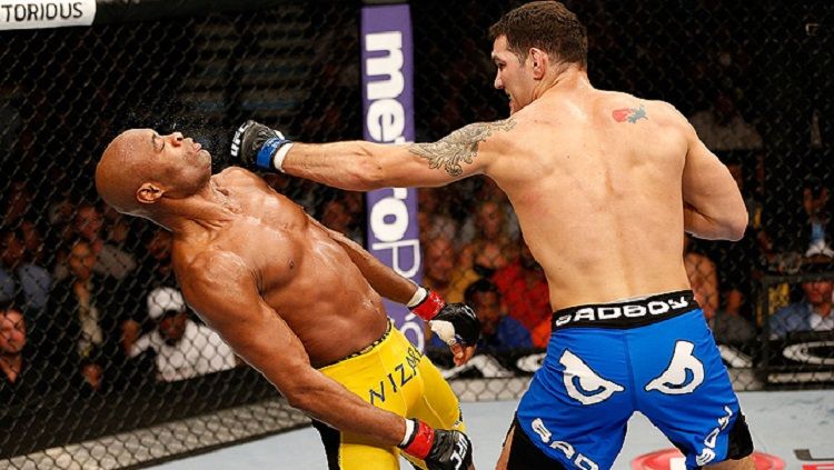 Anderson Silva vs Chris Weidman Copyright: © UFC.com