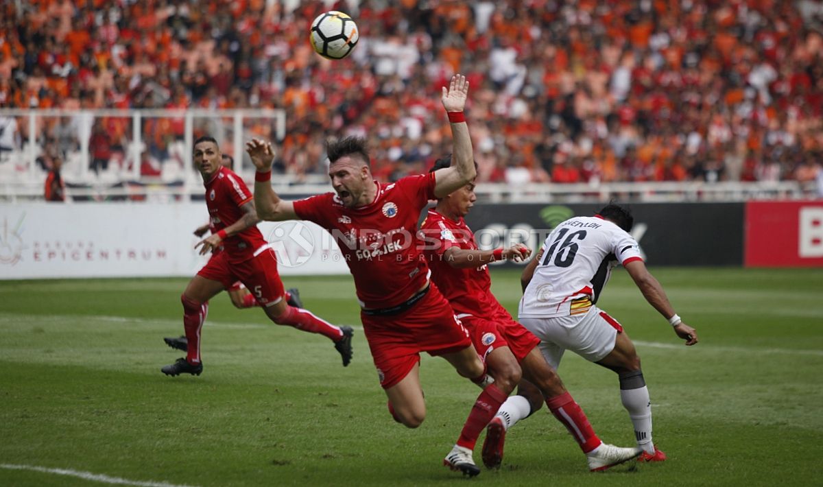 Persija Jakarta vs Mitra Kukar Copyright: © Herry Ibrahim/Soicaumienbac.cc