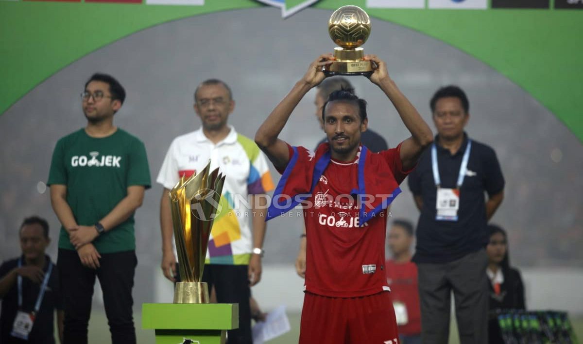 Gelandang andalan Persija Jakarta di Liga 1 2020, Rohit Chand, menilai sepak bola Indonesia masih menang jauh dari negaranya Nepal. Copyright: © Herry Ibrahim/Indosport.com