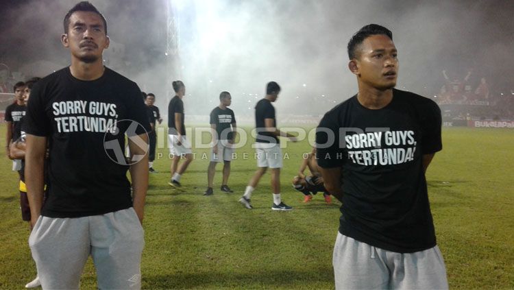 2 Pemain PSM Makassar hanya bisa meratap nasib setelah mengetahui timnya gagal menjadi juara Liga 1 2018. Copyright: © Wira Wahyu/INDOSPORT
