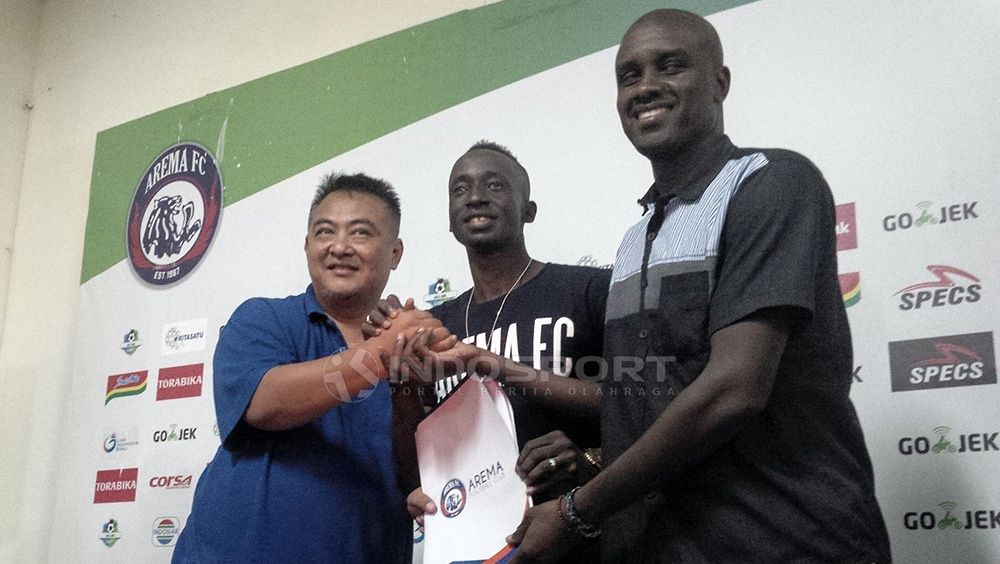 Perpanjangan kontrak Makan Konate di Arema.  Copyright: © Ian Setiawan/Indosport.com