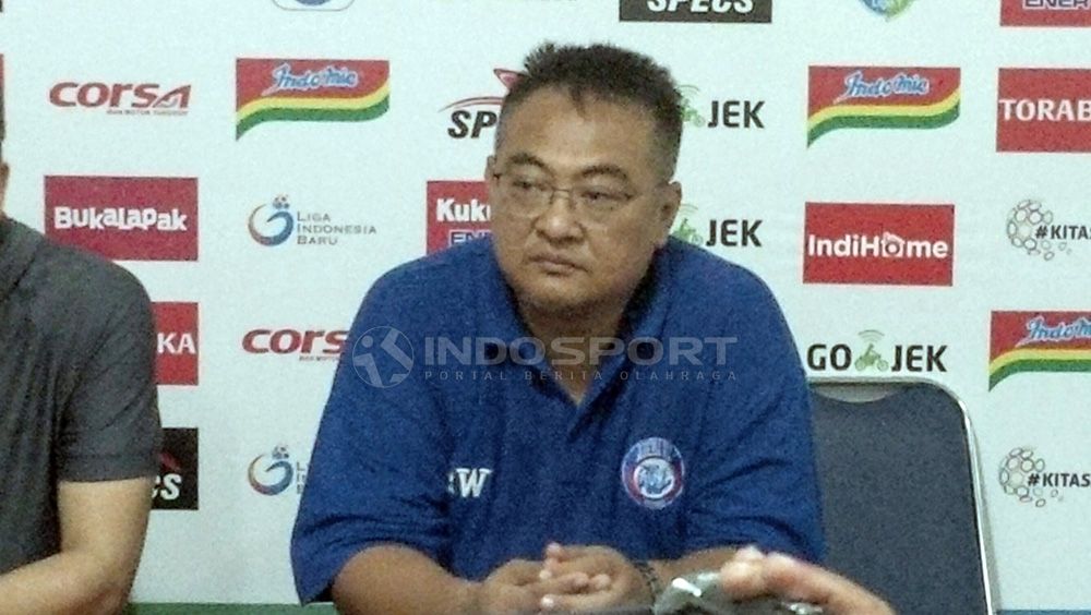 Ruddy Widodo mengklaim akan segera mendatangkan pemain asing baru sebagai opsi terbaik untuk menggantikan peran Makan Konate di Arema FC. Copyright: © Ian Setiawan/Indosport.com