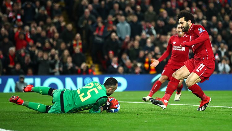 Mohamed Salah dan David Ospina. Copyright: © Getty Images