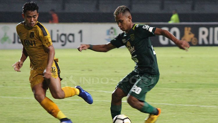Osvaldo Haay saat pertandingan lawan Bhayangkara FC Copyright: © Fitra Herdian/Indosport