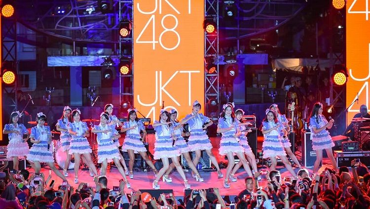 Multitalenta, member JKT48 jago main game Mobile Legends dan PUBG, dan membentuk tim eSPorts bernama Valkyrie48. Copyright: © Fanpage JKT48