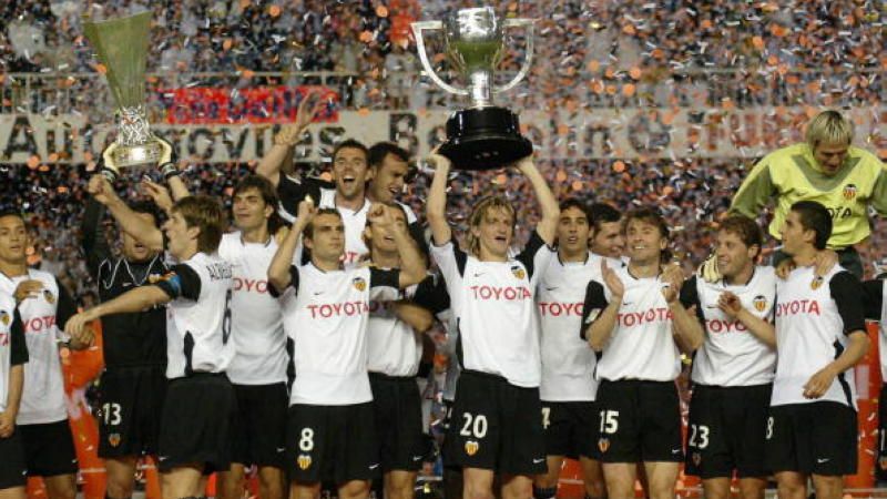 Valencia juara La Liga Spanyol (2003/04) Copyright: © planetfootball.com