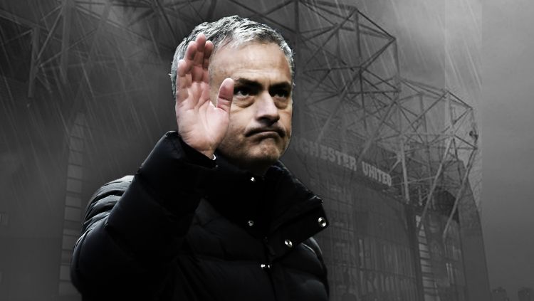 Jose Mourinho resmi dipecat dari Manchester United pada bulan Desember 2018. Copyright: © INDOSPORT