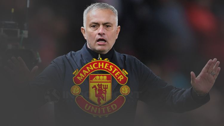 Jose Mourinho merasa pencapaiannya di Manchester United tidak dihargai. Copyright: © INDOSPORT