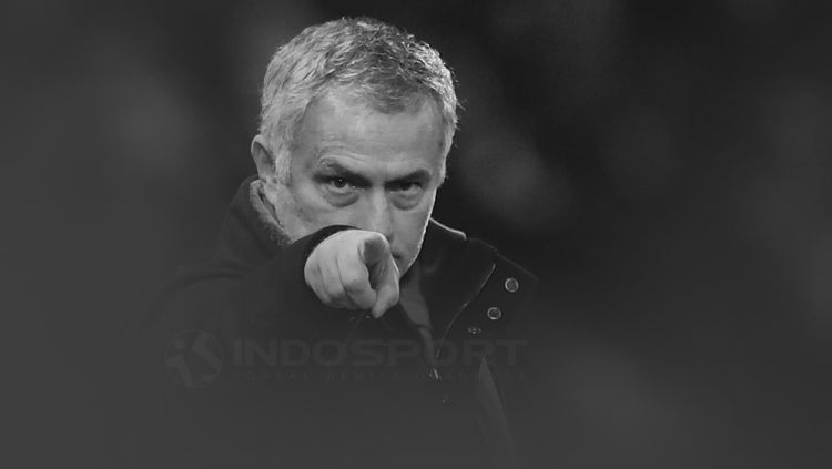 Jose Mourinho resmi tak lagi melatih Manchester United. Copyright: © INDOSPORT