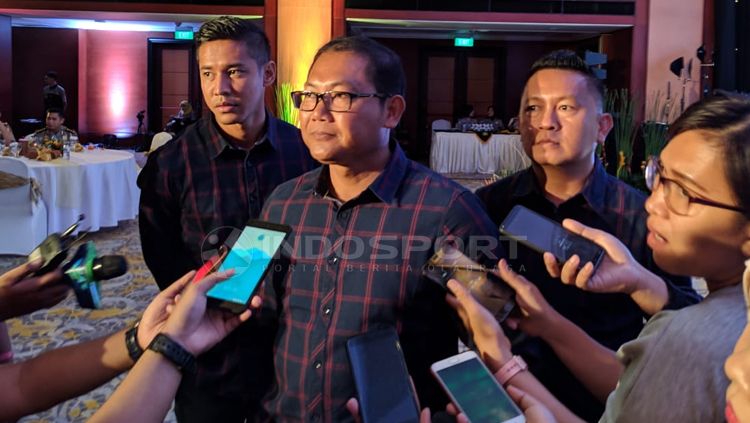 Bhayangkara menutup musim kompetisi 2018 dengan perayaan sederhana Copyright: © Zainal Hasan/INDOSPORT