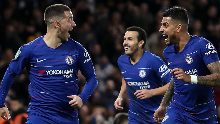 Emerson Palmieri (kanan) mengaku sedih saat mantan rekannya di Chelsea, Eden Hazard, mengucapkan salam perpisahan di grup Whatsapp sesaat setelah hijrah ke Real Madrid Copyright: © Christopher Lee/Getty Images