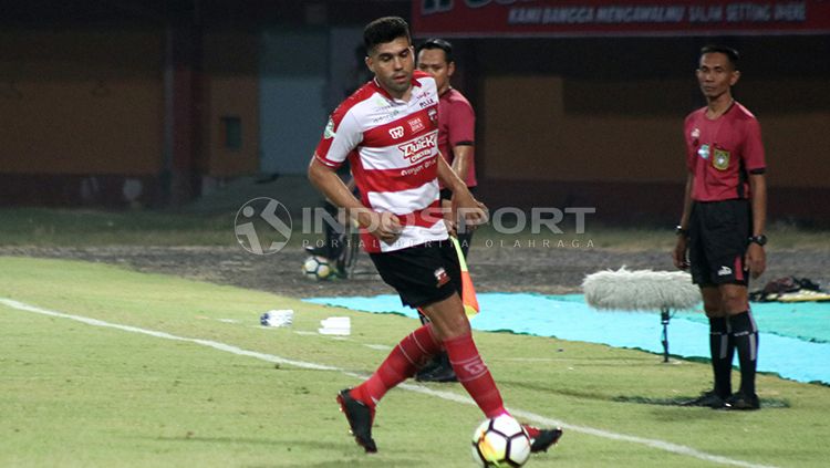 Fabiano Beltrame saat perkuat Madura United. Copyright: © Ian Setiawan/INDOSPORT