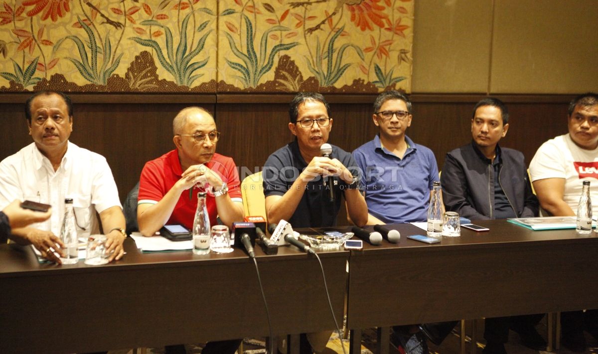 Prescon PSSI terkait match fixing dan pelatih Timnas Copyright: © Herry Ibrahim/INDOSPORT