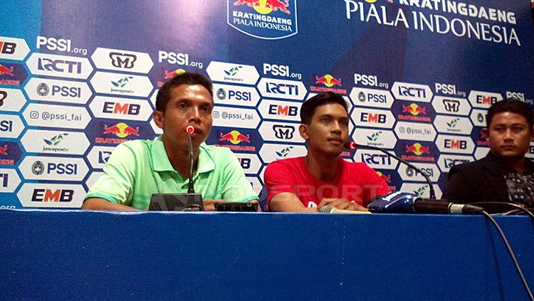 Pelatih Persekaba Badung, I Nyoman Sukadana. Copyright: © INDOSPORT