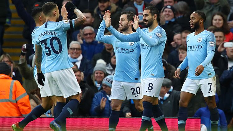 Ilkay Gundogan berselebrasi usai mencetak gol ke gawang Crystal Palace. Copyright: © Clive Brunskill/Getty Images