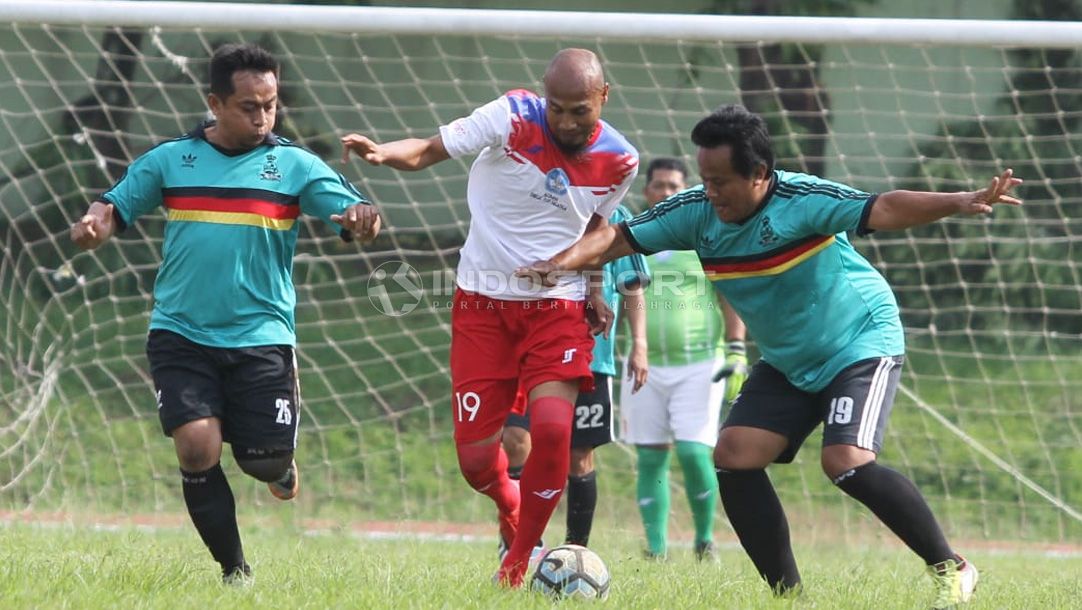 Pertandingan reuni alumni Diklat Salatiga vs PSIS Legend. Copyright: © Ronald Seger/Indosport.com