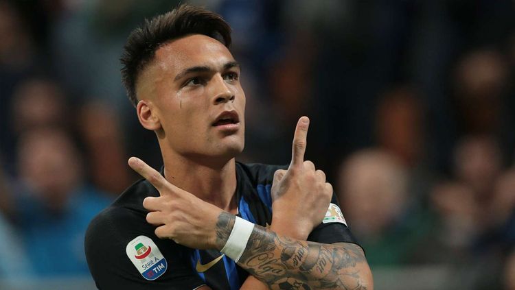 Kabar mengejutkan datang dari pemain Inter Milan, Lautaro Martinez, yang tak sudi memperpanjang kontraknya bersama Nerazzurri karena ingin gabung Barcelona. Copyright: © Getty Images