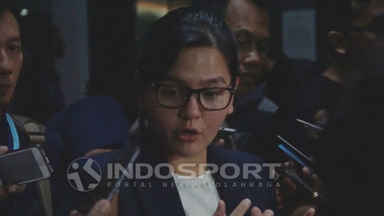 Sekjen PSSI, Ratu Tisha saat memberikan komentar mengenai kelanjutan masalah pengaturan skor. Copyright: © INDOSPORT/Muhammad Nabil.