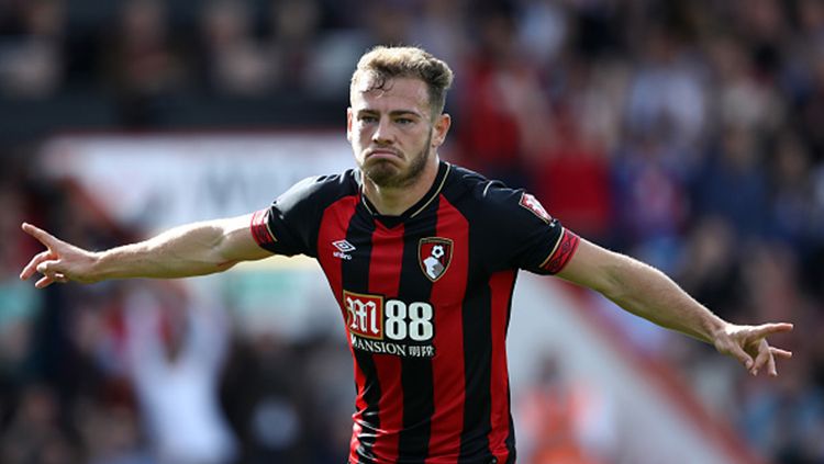 Ryan Fraser gelandang Bournemouth disebut akan sulit hengkang ke Arsenal pada bursa transfer jelang kompetisi musim 2019/20. Copyright: © Getty Images