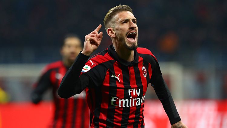 Winger AC Milan, Samuel Castillejo, menegaskan keinginannya bertahan di San Siro berkat tangan dingin Stefano Pioli. Copyright: © Getty Images