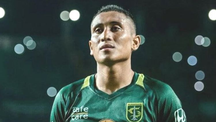 Bek Persebaya Surabaya, M. Syaifuddin, dalam laga Liga 1 2019. Copyright: © SURYAOnline/dya ayu