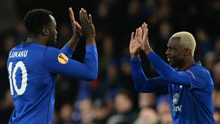 Arouna Kone - Romelu Lukaku saat masih berduet di Everton. Copyright: © Twitter.com/KoneFanBase