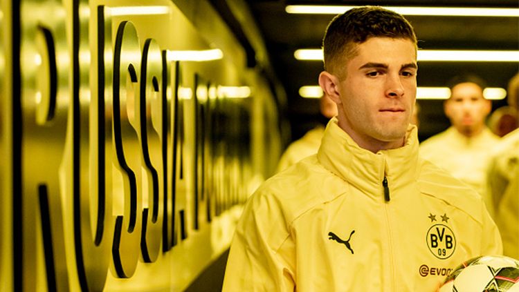 Christian Pulisic saat masih berseragam Borussia Dortmund, yang kini sudah tergantikan oleh tiga pemain baru. Copyright: © GettyImages