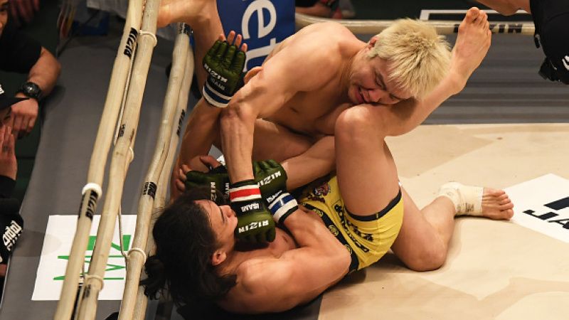 Yusuke Yachi (di bawah) Copyright: &copy; INDOSPORT