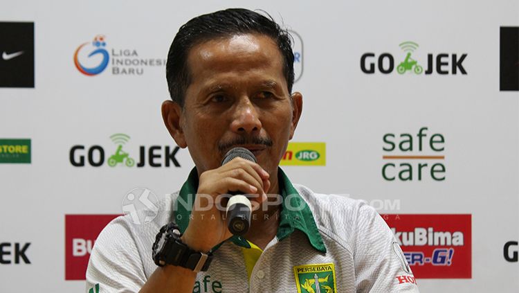 Pelatih Persebaya Surabaya Djadjang Nurdjaman. Copyright: © Fitra Herdian/Indosport.
