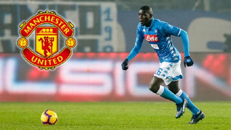 Klub Serie A Liga Italia, Napoli, kabarnya telah menolak tawaran dari Manchester City untuk Kalidou Koulibaly dan menunggu langkah pasti Manchester United. Copyright: © Balls.ie