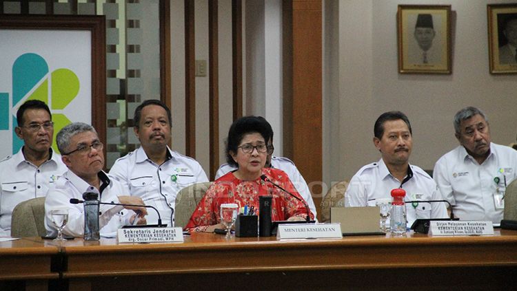 Menkes RI, Nila Farid Moeloek dalam Jumpa Pers bersama Anggota Kementrian Kesehatan Republik Indonesia di Gedung Kemenkes, H.R.Rasuna Said, Jakarta, Kamis (10/01/19). Copyright: © Muhammad Nabil/INDOSPORT