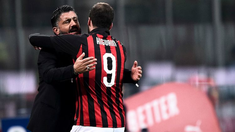 Gennaro Gattuso dan Gonzalo Higuain, pelatih dan striker AC Milan. Copyright: © Getty Images