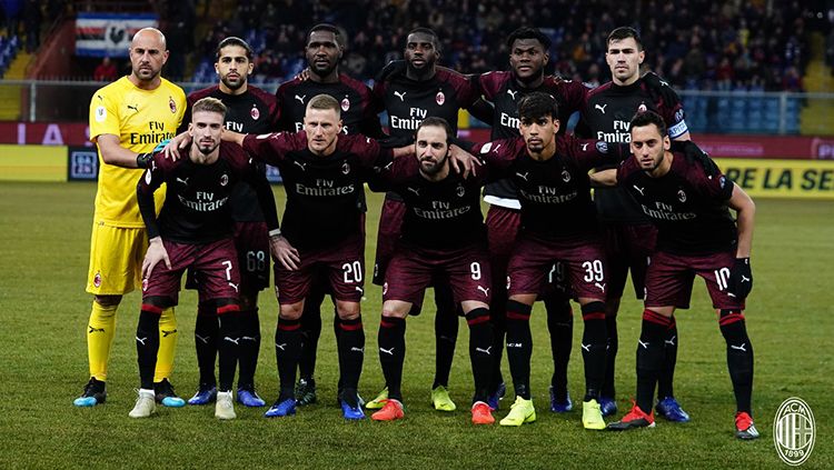 Skuat AC Milan dikabarkan tidak akan mengikuti kejuaraan Liga Europa 2019/20. Copyright: © Getty Images
