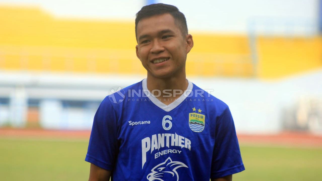 Pemain Persib Bandung, Erwin Ramdani. Copyright: © Arif Rahman/Indosport.com