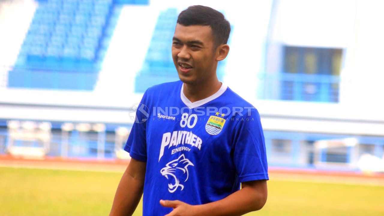 Gelandang Persib Bandung, Abdul Aziz. Copyright: © Arif Rahman/Indosport.com