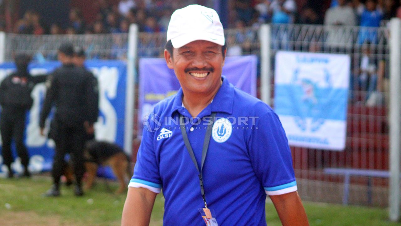Mantan pelatih Persib Bandung, Jaya Hartono. Copyright: © Ronald Seger Prabowo/Indosport.com
