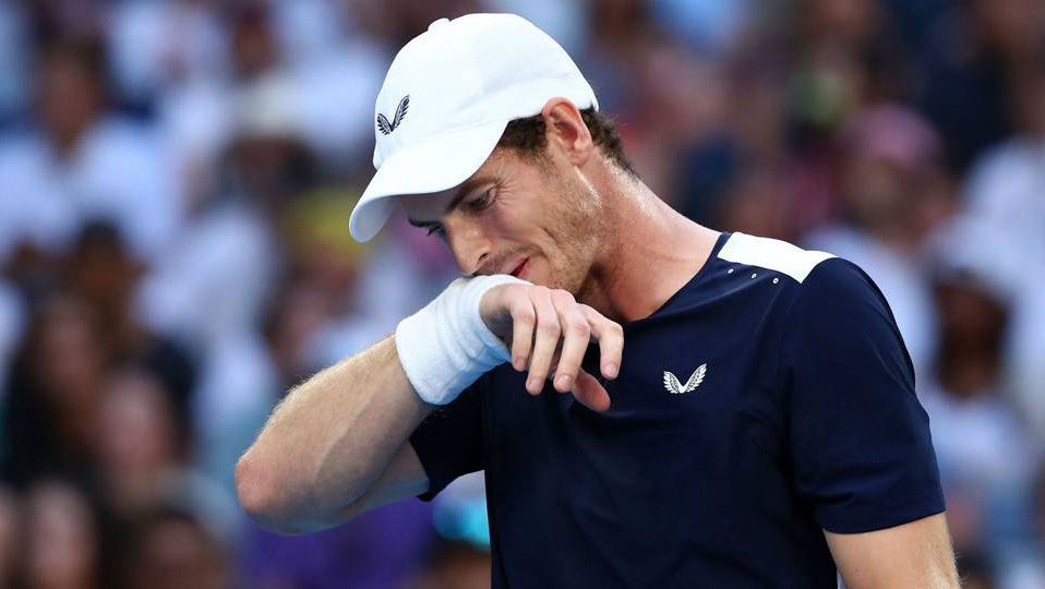 Andy Murray menangis haru di akhir karier Tenisnya di Australia Open 2019. Copyright: © DNA India