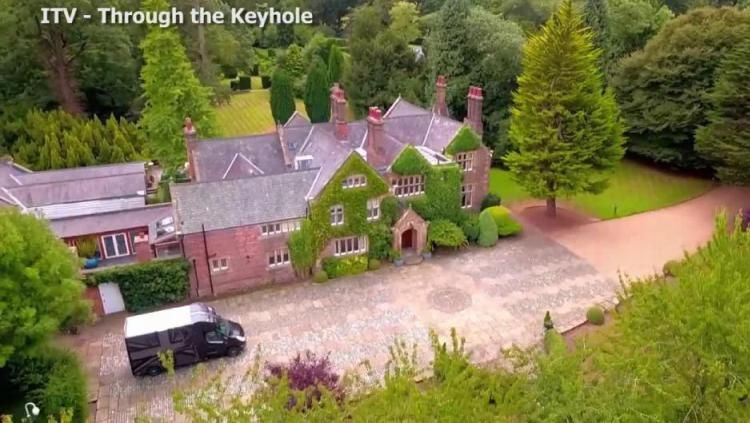 Kediaman Mantan Pemain Liverpool, Michael Owen Copyright: &copy; The Sun