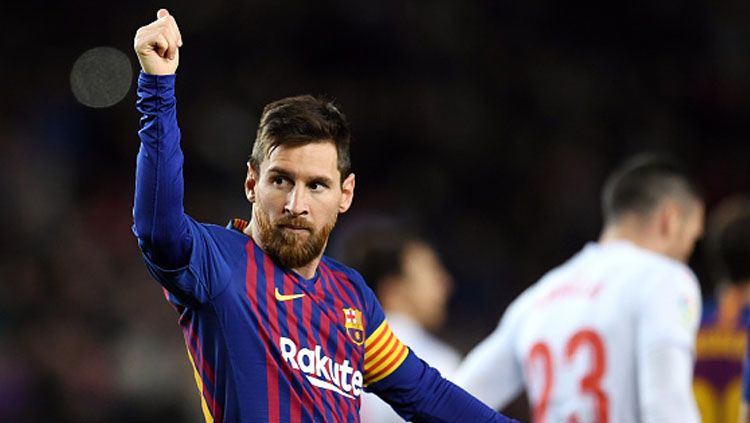Lionel Messi, pemain megabintang Barcelona saat mengenakan ban kapten. Copyright: © INDOSPORT
