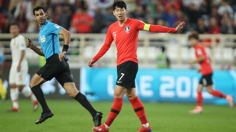 Song Heung-min saat melawan China di Piala Asia 2019 Copyright: © INDOSPORT