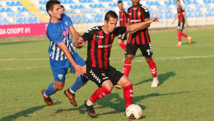 Nildo Victor Juffo, gelandang Brasil yang merapat ke Semen Padang saat bermain untuk klub Makedonia, Vardar. Copyright: © twitter.com/nvjuffo