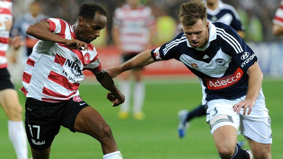 Daniel Mullen (kanan) di awal kariernya bersama Melbourne Victory. Copyright: © ABC