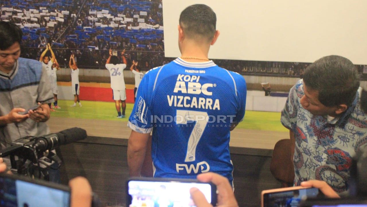 Esteban Vizcarra (Persib Bandung) Copyright: © Arif Rahman/Indosport.com