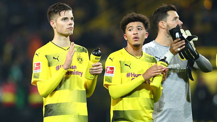 Julian Weigl (kiri) dan Jadon Sancho, 2 pemain bintang muda Borussia Dortmud. Copyright: © Getty Images