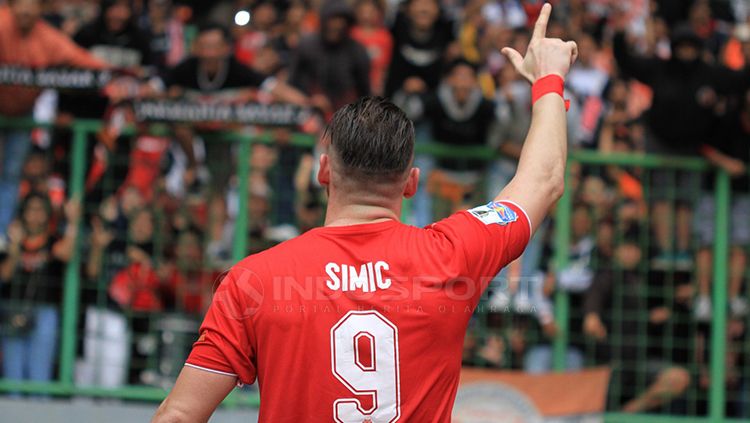 Selebrasi Simic setelah mencetak gol untuk Persija Jakarta. Copyright: © Muhammad Nabil/INDOSPORT